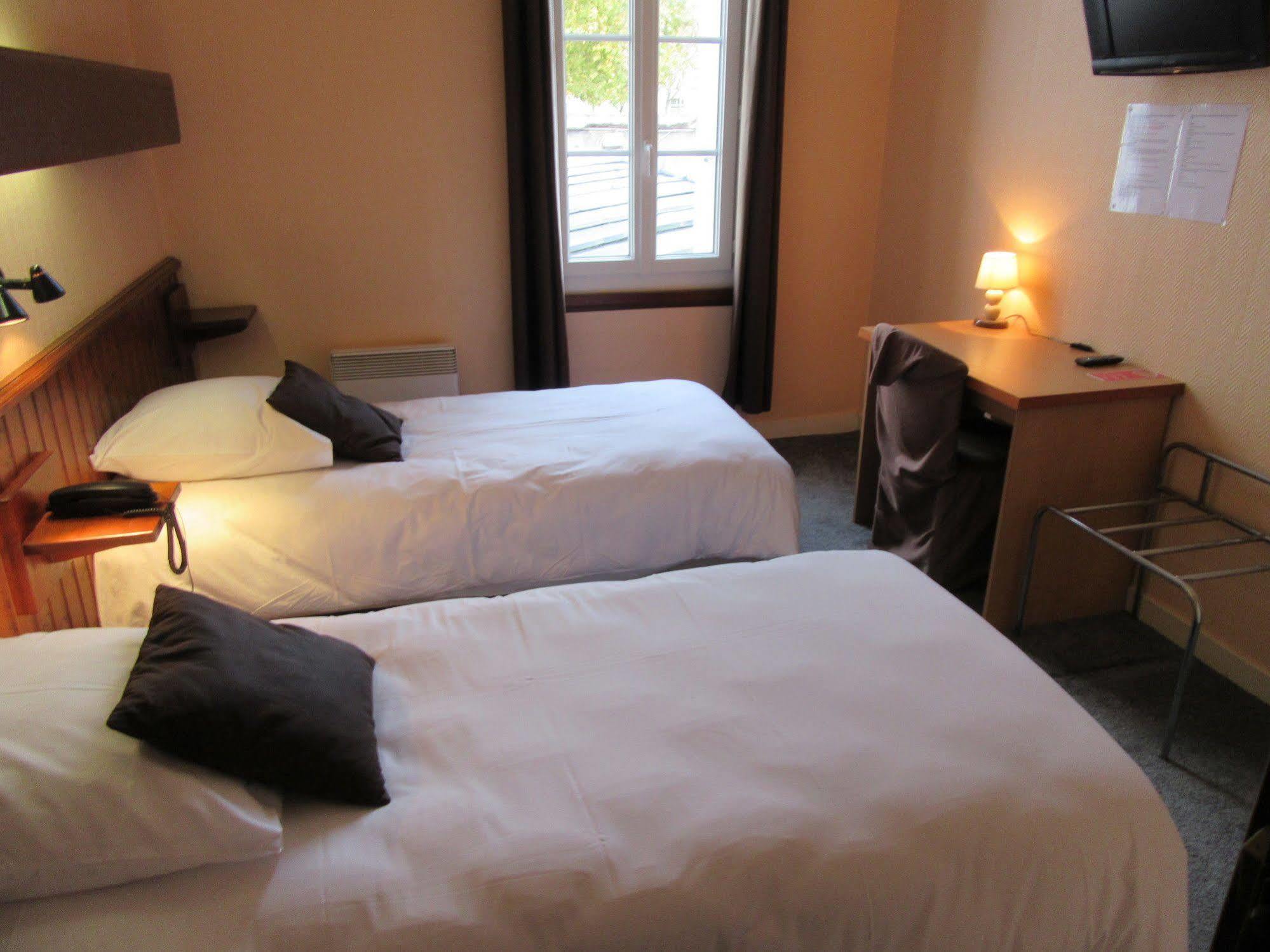 Contact Hotel De France Saintes Esterno foto