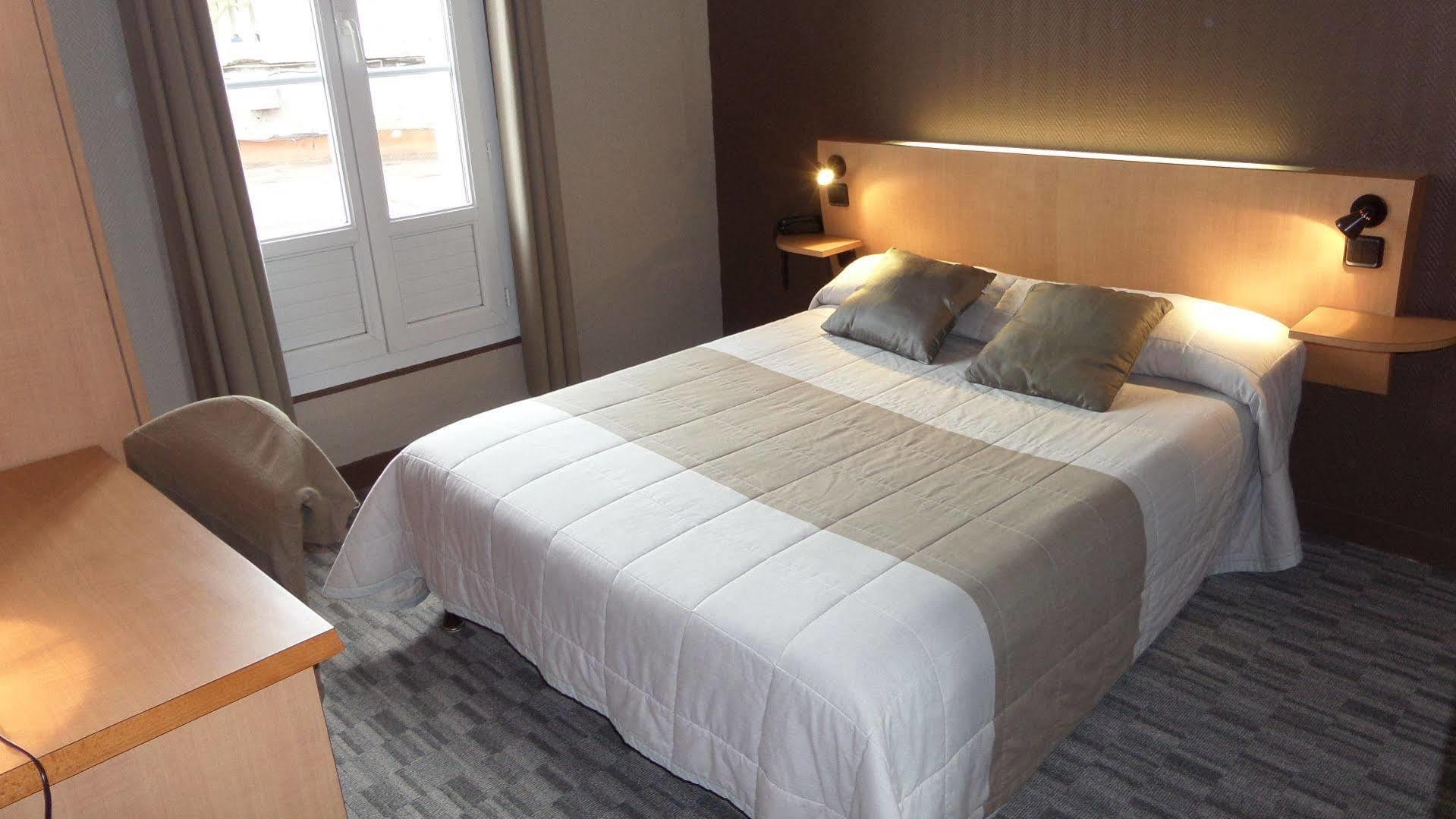 Contact Hotel De France Saintes Esterno foto